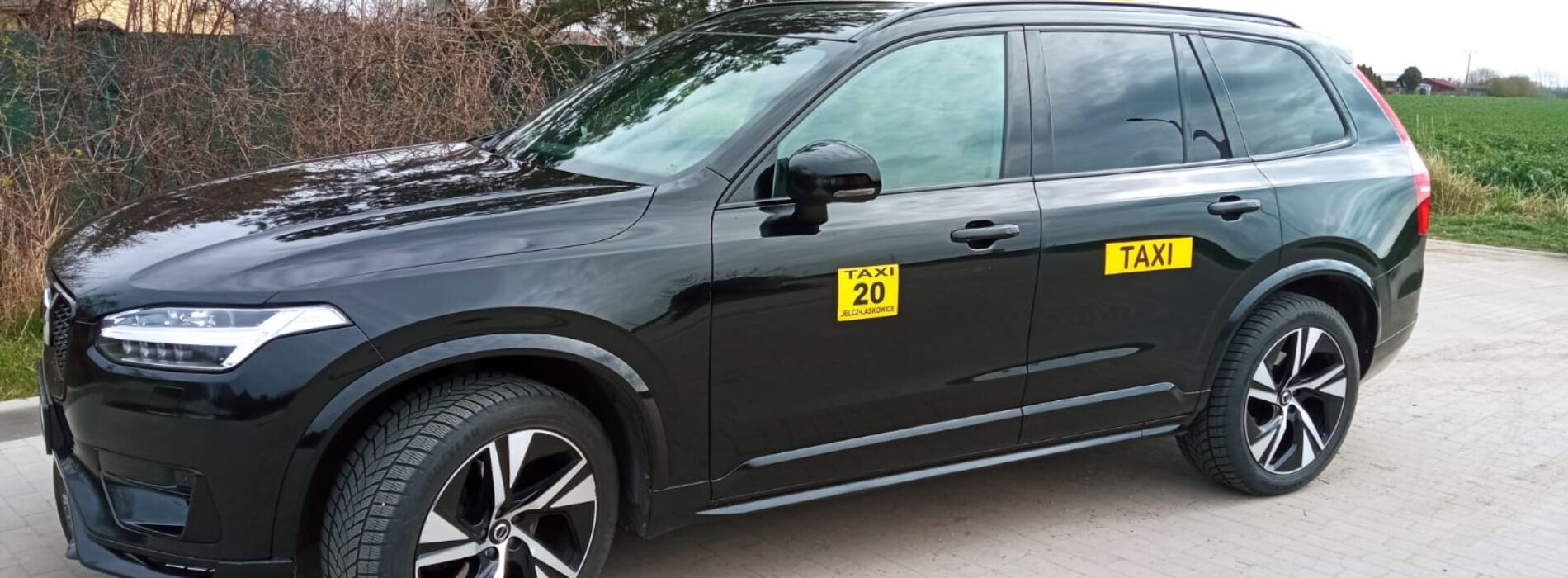 Luksusowy transfer z lotniska we Wrocławiu – Volvo XC90 w służbie Komfortu